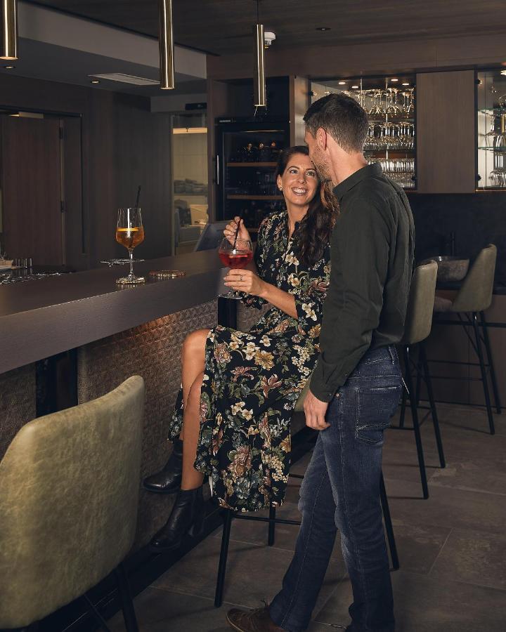 Vier Studios & Restaurant Langenfeld Bagian luar foto